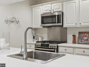 1050 N Stuart Street 229, Arlington VA 22201