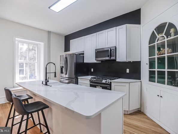 117 Rochelle Avenue, Philadelphia PA 19128