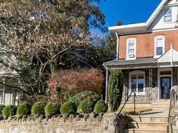 117 Rochelle Avenue