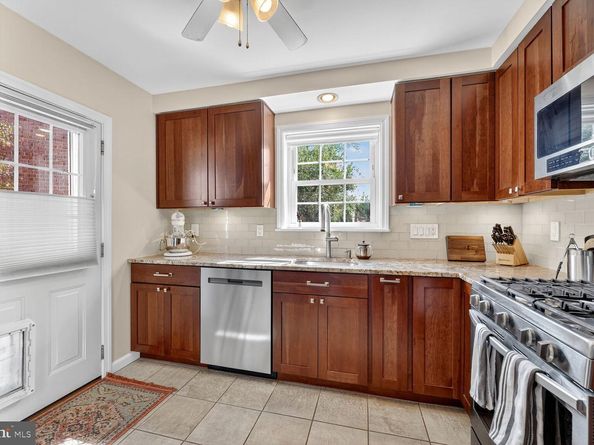 28 Garden Drive, Alexandria VA 22304