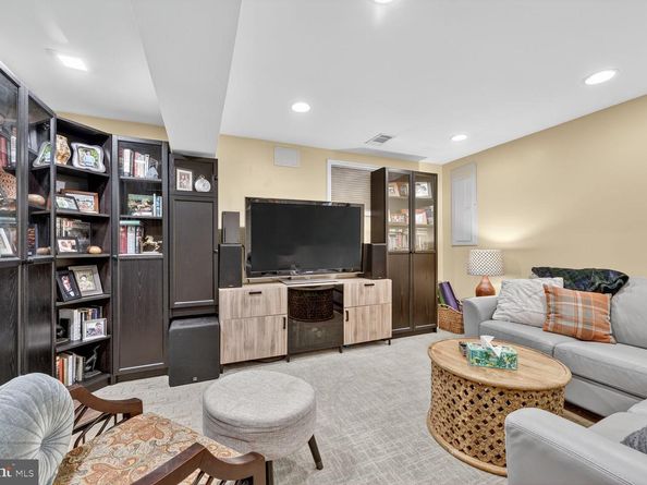 28 Garden Drive, Alexandria VA 22304