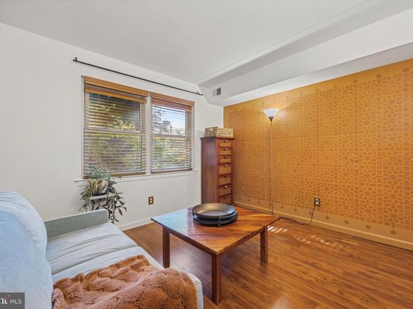 261 Shawmont Avenue D, Philadelphia PA 19128