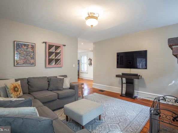 121 Cottage Street, Doylestown PA 18901