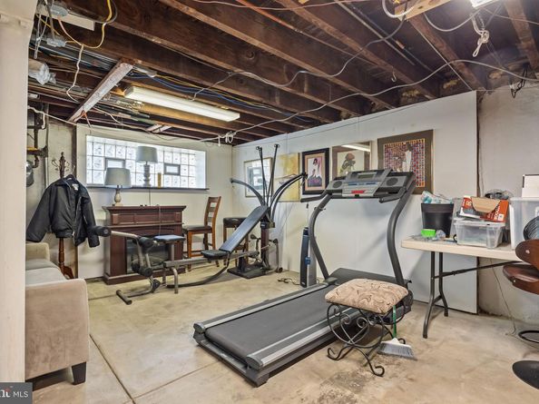 1318 E Duval Street, Philadelphia PA 19138