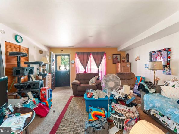 7521 Calvert Street, Philadelphia PA 19152