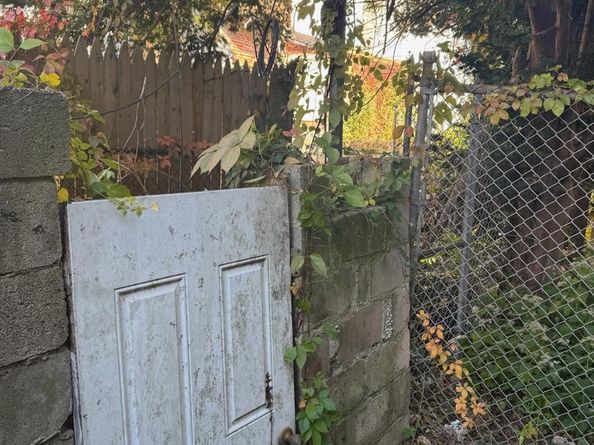 529 E Queen Lane, Philadelphia PA 19144