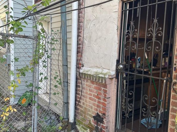 529 E Queen Lane, Philadelphia PA 19144