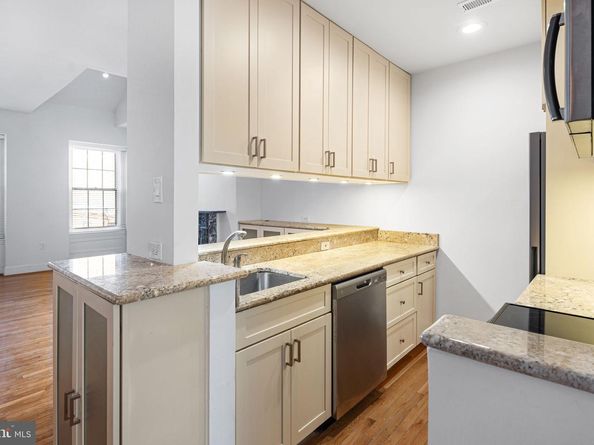 306 S 10TH Street D, Philadelphia PA 19107