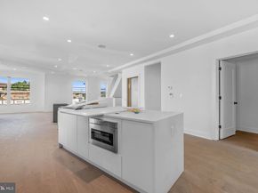 652 Fairmount Avenue, Philadelphia PA 19123