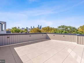 652 Fairmount Avenue, Philadelphia PA 19123