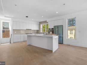 652 Fairmount Avenue, Philadelphia PA 19123
