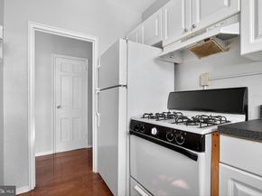 735 Melon Place E, Philadelphia PA 19123