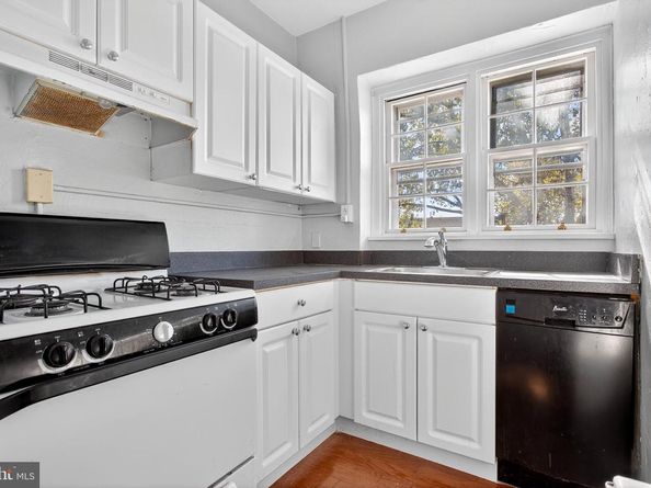 735 Melon Place E, Philadelphia PA 19123