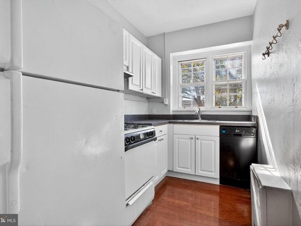 735 Melon Place E, Philadelphia PA 19123