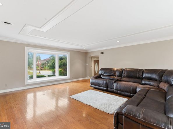 63 S Greenhill Road, Broomall PA 19008