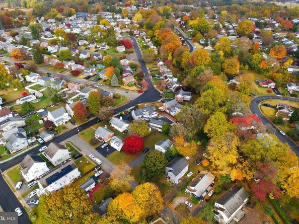 63 S Greenhill Road, Broomall PA 19008