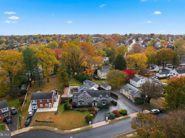 63 S Greenhill Road, Broomall PA 19008