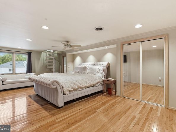 63 S Greenhill Road, Broomall PA 19008