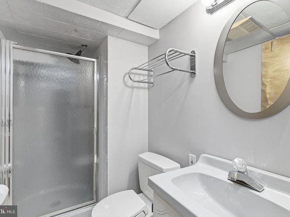 63 S Greenhill Road, Broomall PA 19008