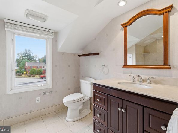 63 S Greenhill Road, Broomall PA 19008