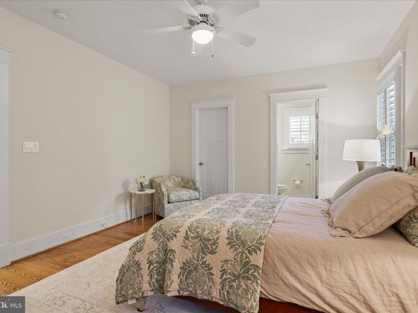 3601 27TH Street N, Arlington VA 22207