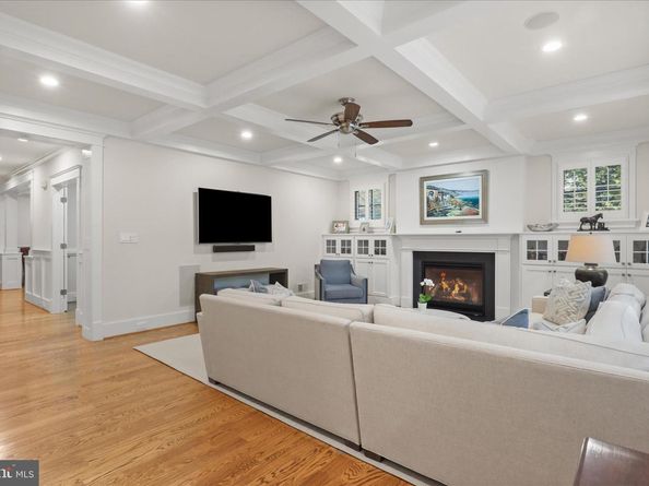 3601 27TH Street N, Arlington VA 22207