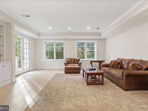 3601 27TH Street N, Arlington VA 22207