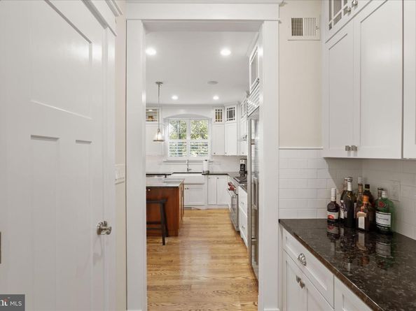 3601 27TH Street N, Arlington VA 22207