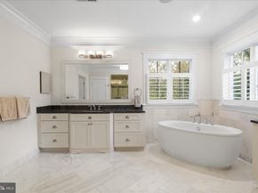 3601 27TH Street N, Arlington VA 22207