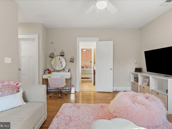 3601 27TH Street N, Arlington VA 22207