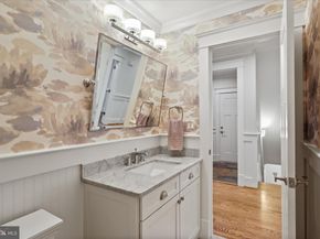 3601 27TH Street N, Arlington VA 22207