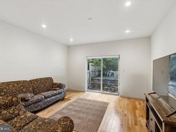 1628 N Marshall Street, Philadelphia PA 19122
