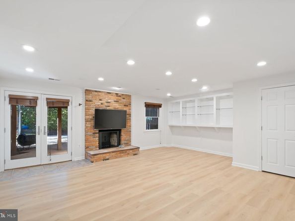 7322 Greentree Road, Bethesda MD 20817