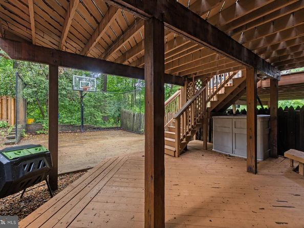 7322 Greentree Road, Bethesda MD 20817