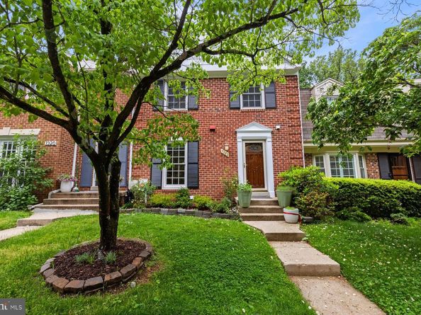 7322 Greentree Road, Bethesda MD 20817