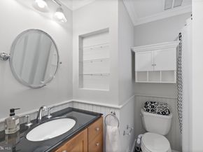 7322 Greentree Road, Bethesda MD 20817