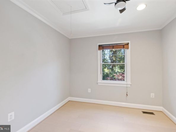 7322 Greentree Road, Bethesda MD 20817