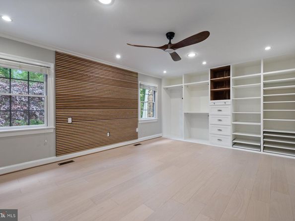 7322 Greentree Road, Bethesda MD 20817