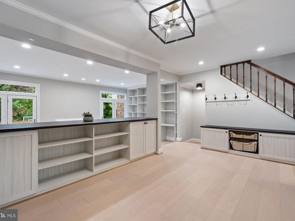 7322 Greentree Road, Bethesda MD 20817