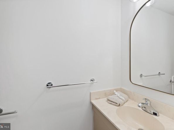 7322 Greentree Road, Bethesda MD 20817