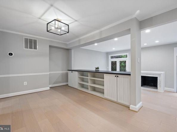 7322 Greentree Road, Bethesda MD 20817