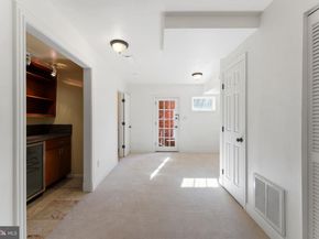 911 S Lee Street, Alexandria VA 22314