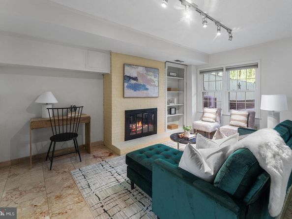 911 S Lee Street, Alexandria VA 22314