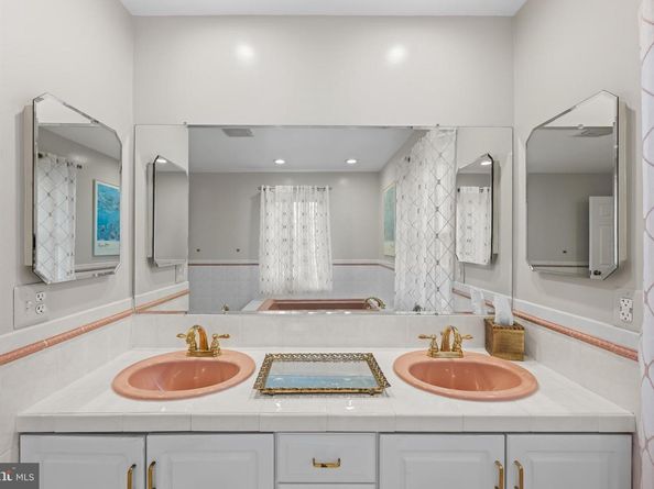 8217 Buckspark Lane W, Potomac MD 20854