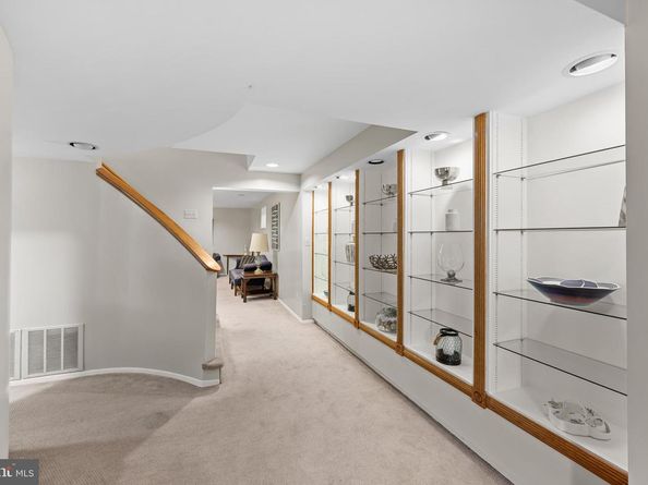 8217 Buckspark Lane W, Potomac MD 20854