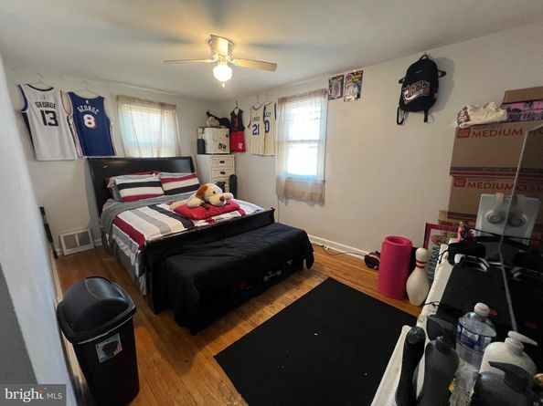 1117 Saint Vincent Street, Philadelphia PA 19111