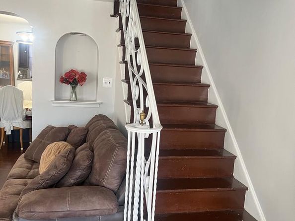 1117 Saint Vincent Street, Philadelphia PA 19111