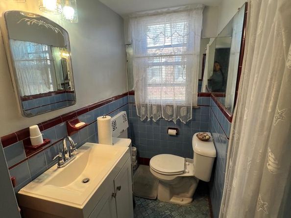 1117 Saint Vincent Street, Philadelphia PA 19111