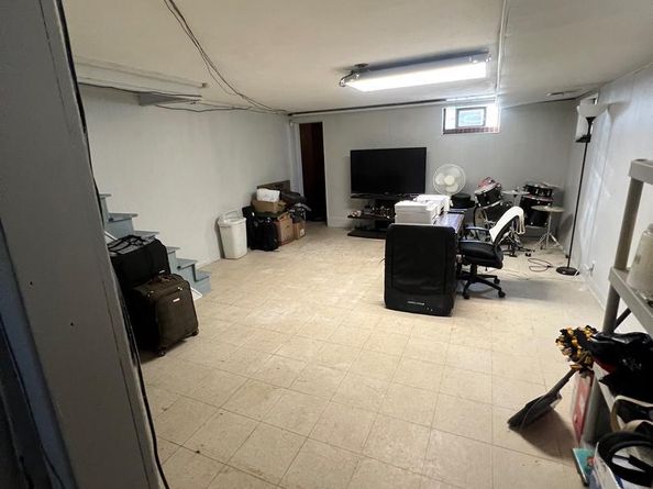 1117 Saint Vincent Street, Philadelphia PA 19111