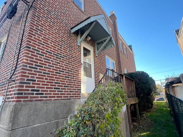 1117 Saint Vincent Street, Philadelphia PA 19111